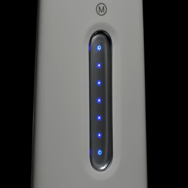 مصباح طاولة مع منفذ USB